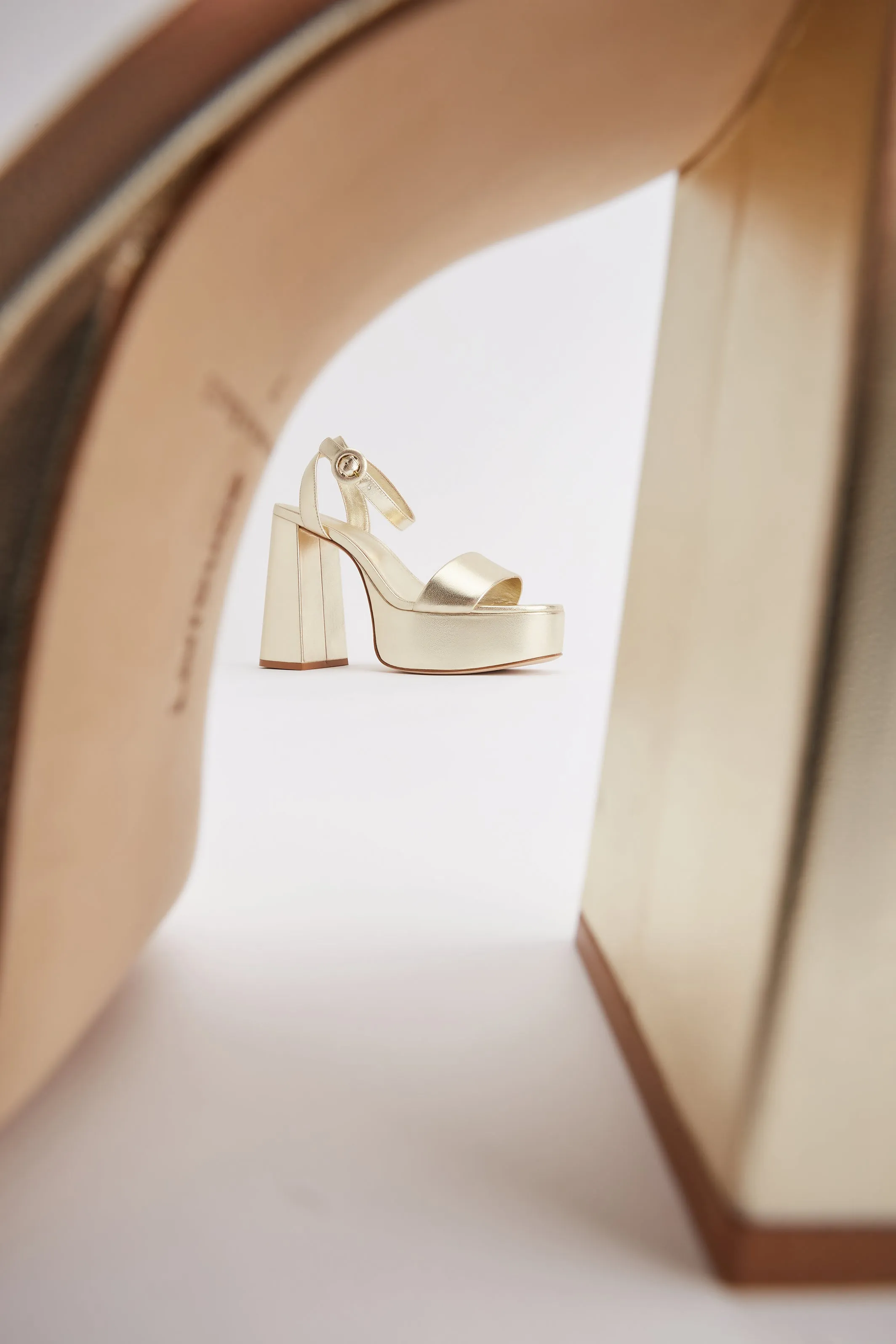 Dolly Sandal In Gold Metallic Leather