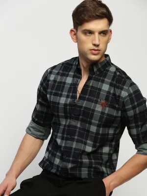 Men Black Standard Slim Fit Tartan Checked Cotton Casual Shirt