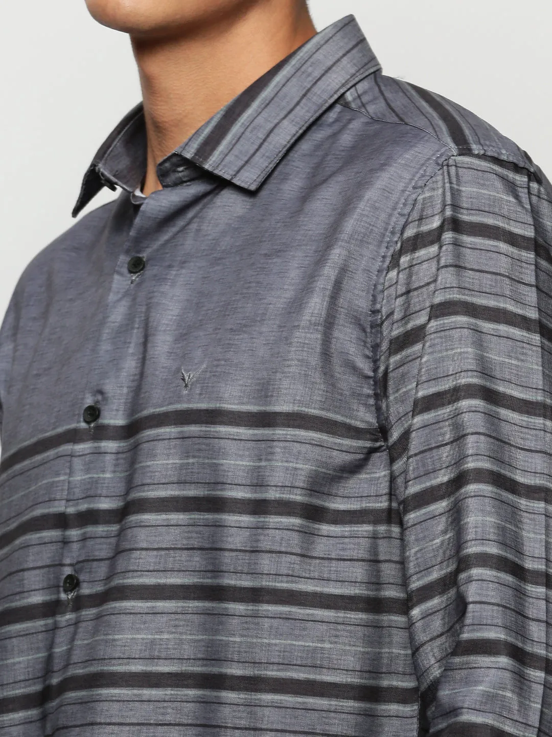 Men Grey Premium Slim Fit Horizontal Stripes Chambray Cotton Casual Shirt
