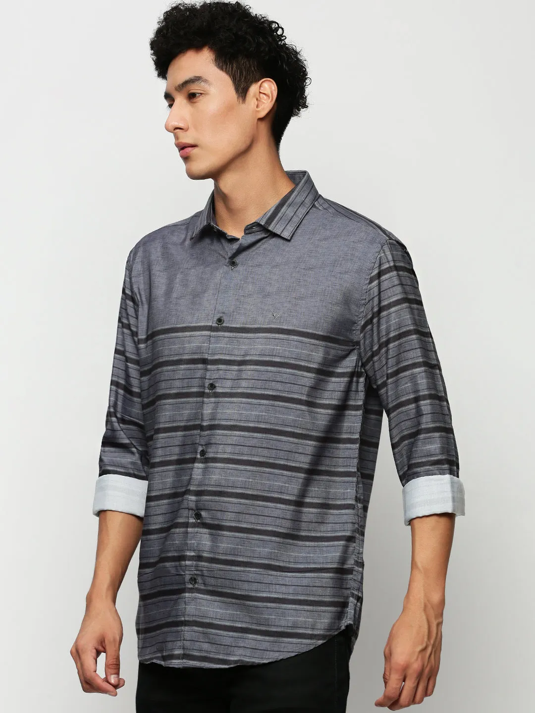 Men Grey Premium Slim Fit Horizontal Stripes Chambray Cotton Casual Shirt