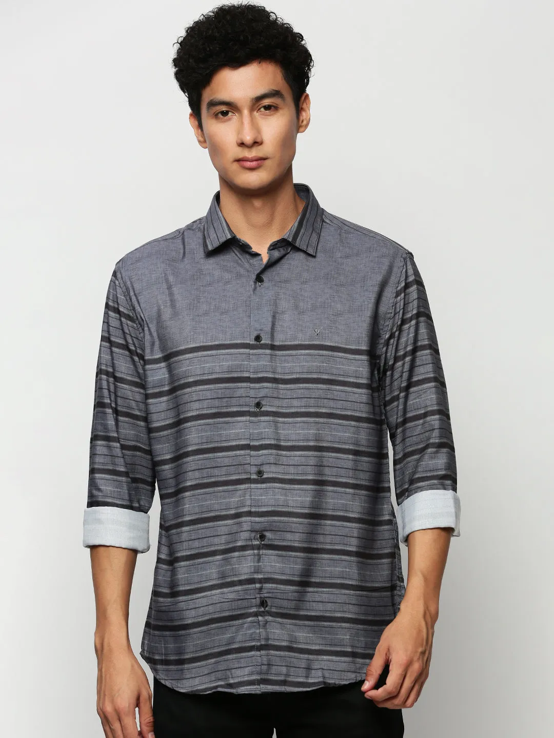 Men Grey Premium Slim Fit Horizontal Stripes Chambray Cotton Casual Shirt