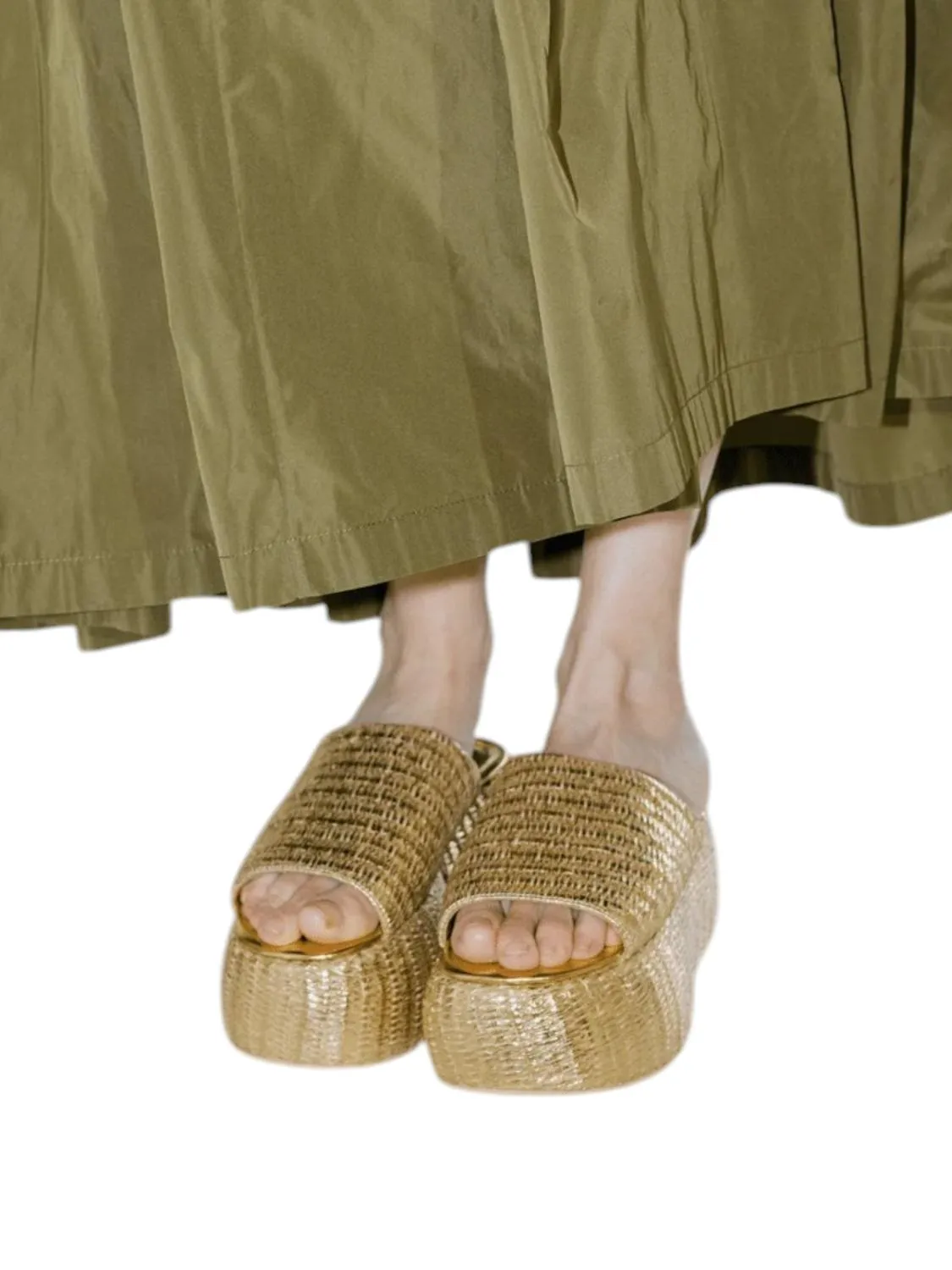 Metallic Raffia Cloudy Platform In Gold/natural