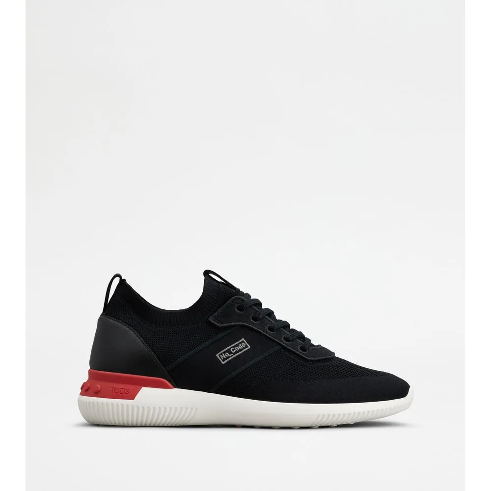 No_Code Knit in Technical Fabric and Leather