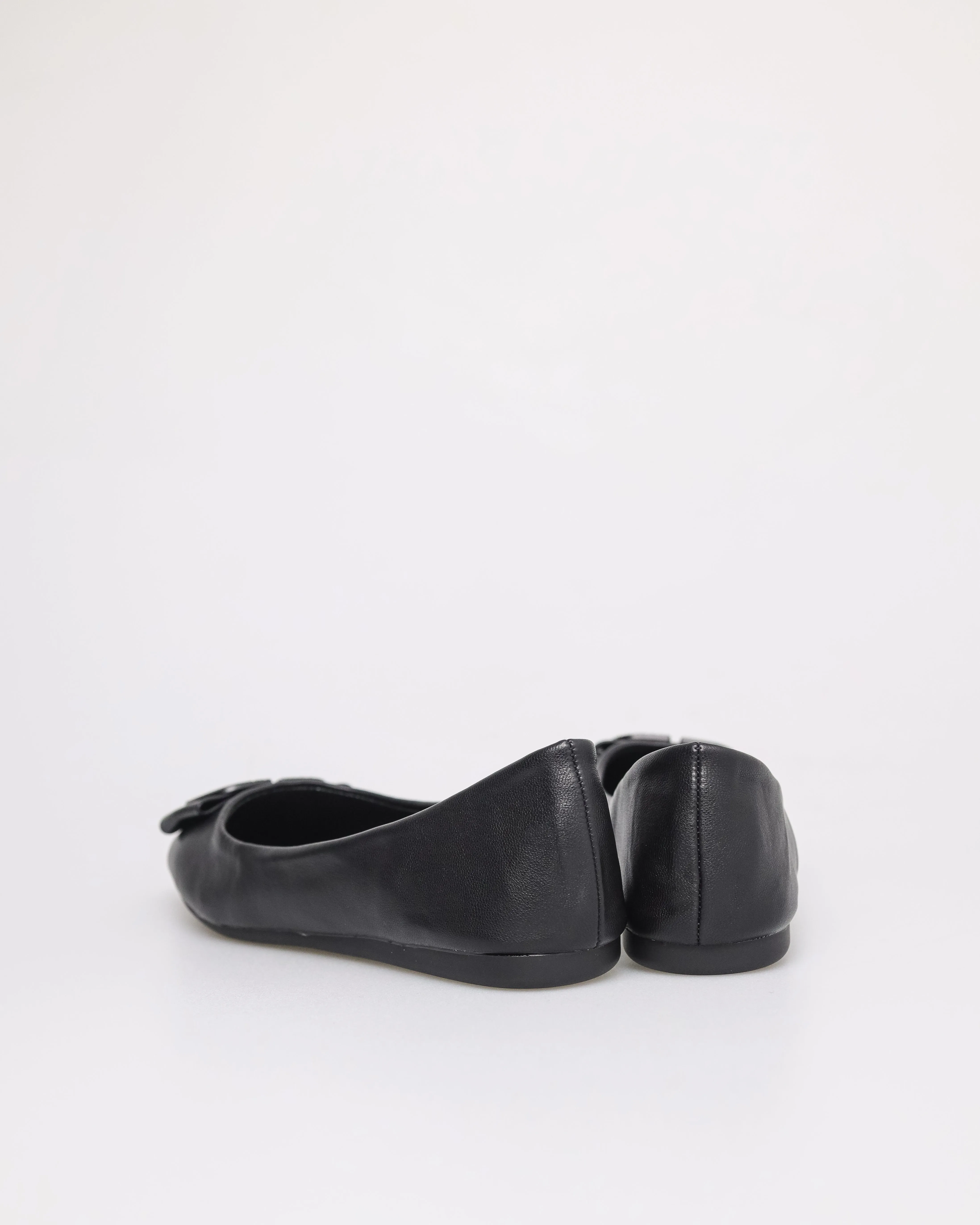 Tomaz NN255 Ladies Emblem Buckle Flats