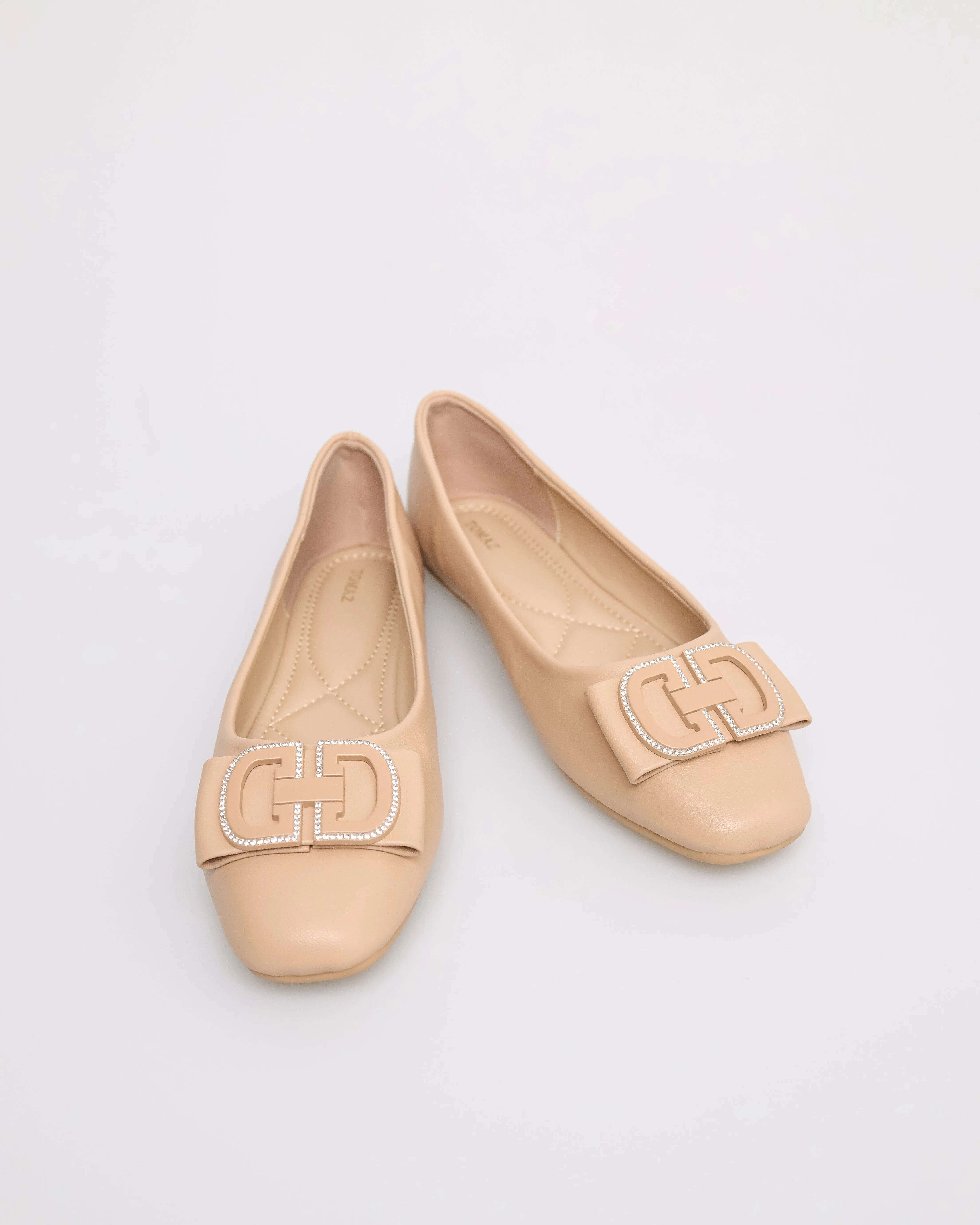 Tomaz NN255 Ladies Emblem Buckle Flats