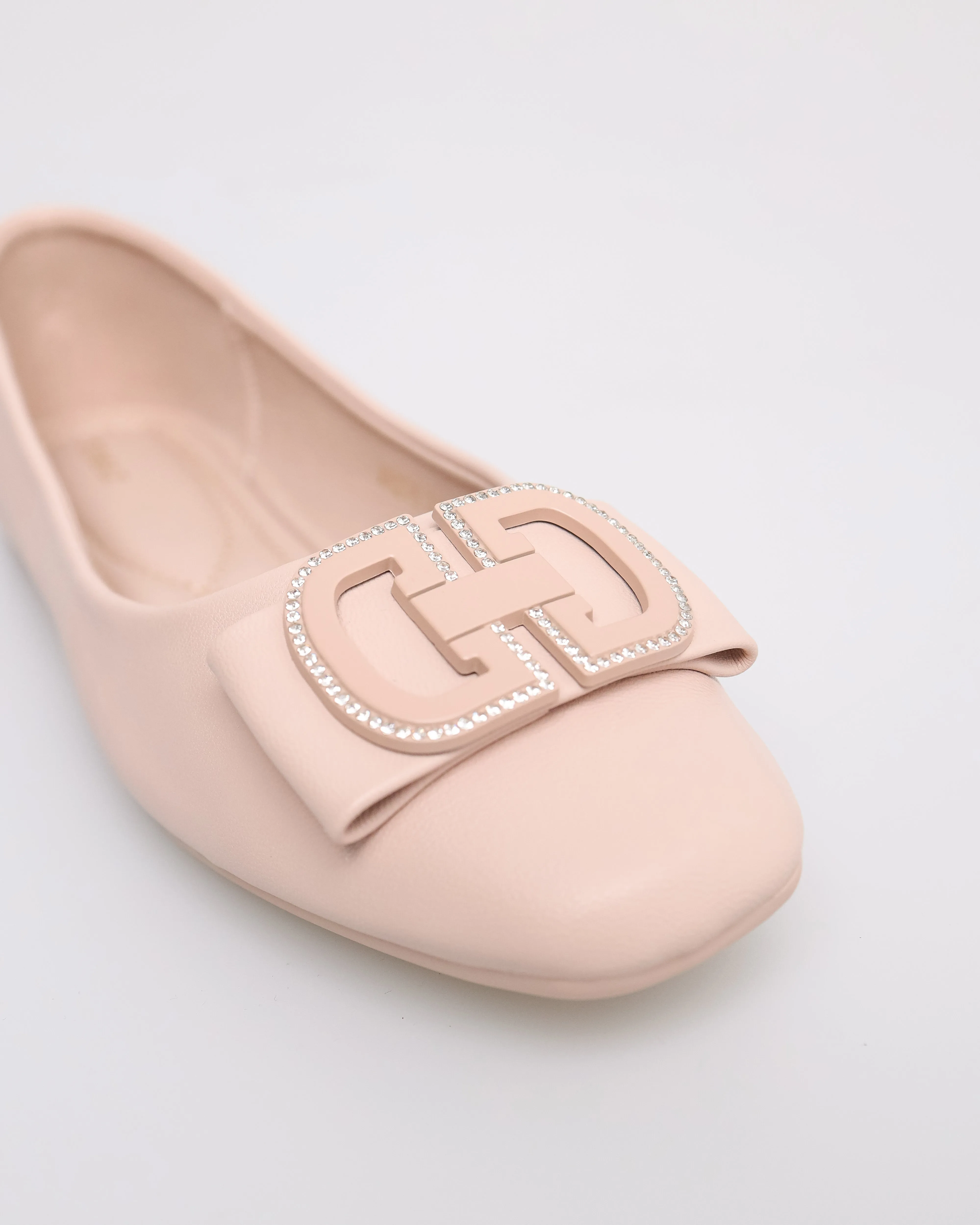 Tomaz NN255 Ladies Emblem Buckle Flats