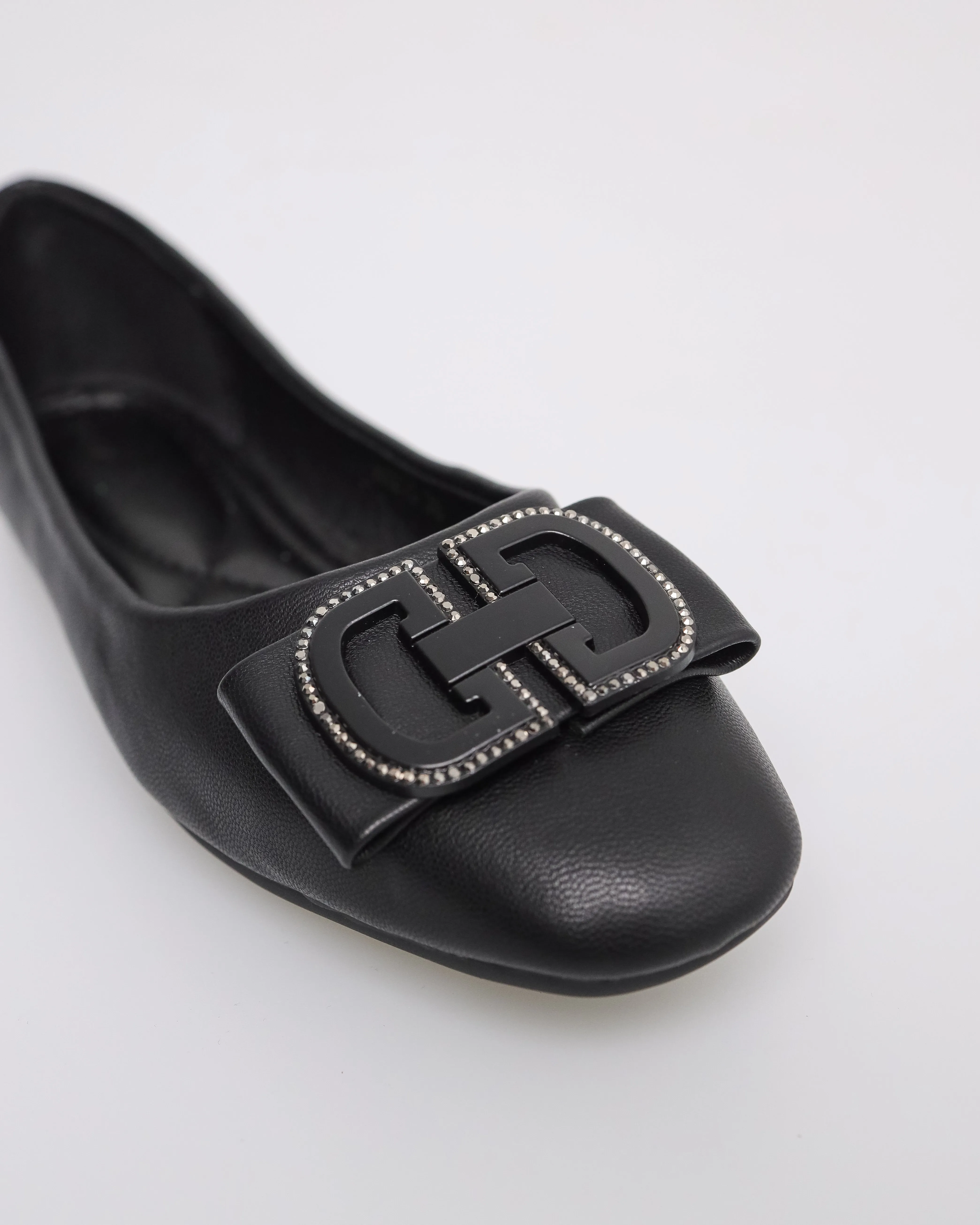 Tomaz NN255 Ladies Emblem Buckle Flats