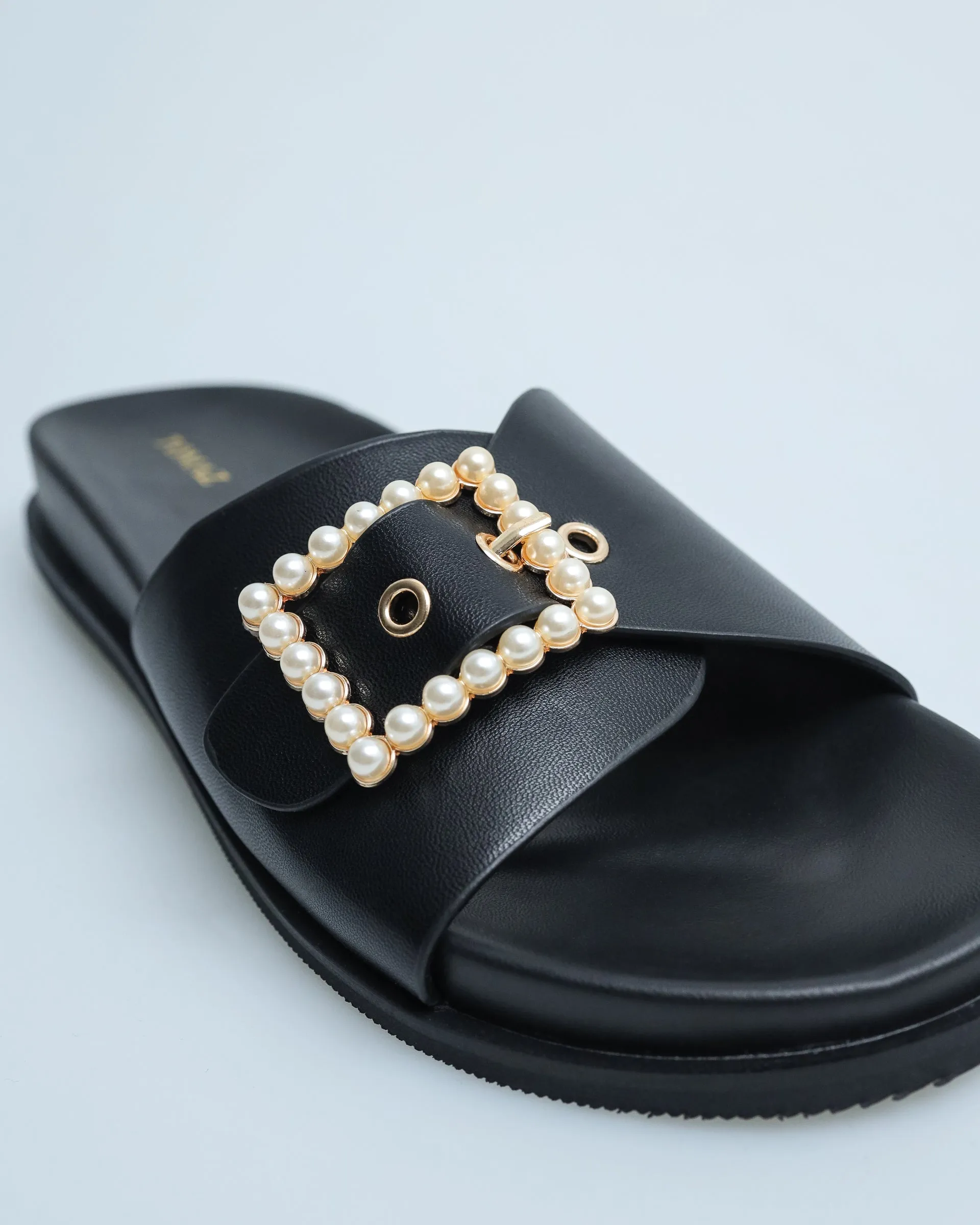 Tomaz YX134 Ladies Pearl Buckle Sandals