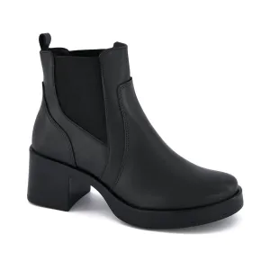 Women's Chelsea Boots With Elastic Sides In Black