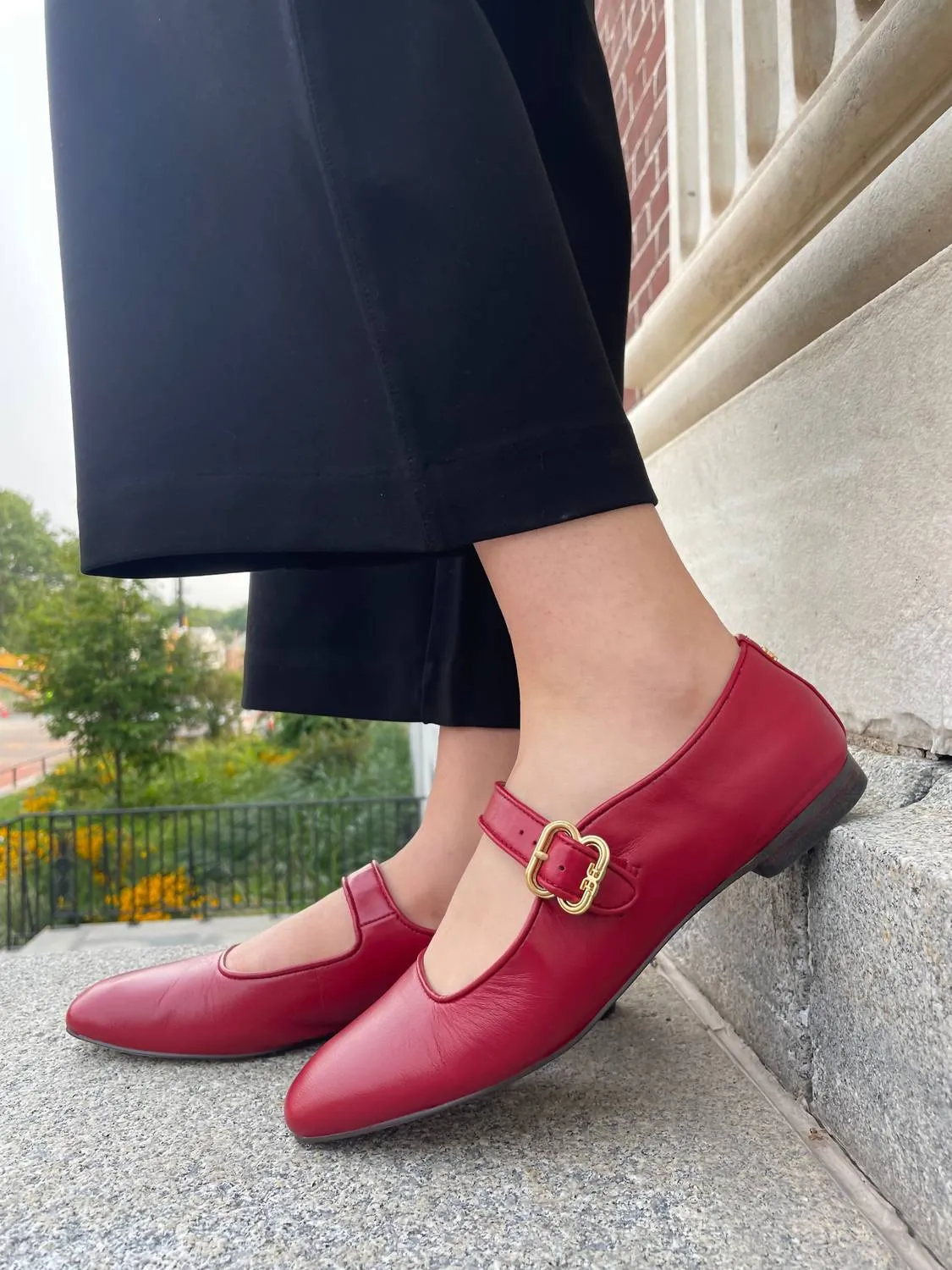 Women's Michaela Flats In Scarlet