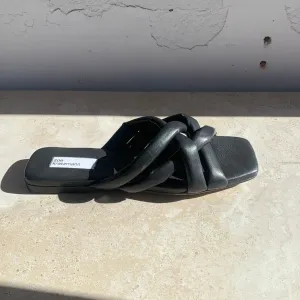 Zoe Kratzmann Tattle slide Black - LAST PAIR size 37